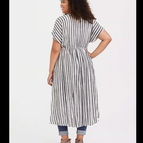 NWT cinch waist kimono‎ - Picture 3 of 8